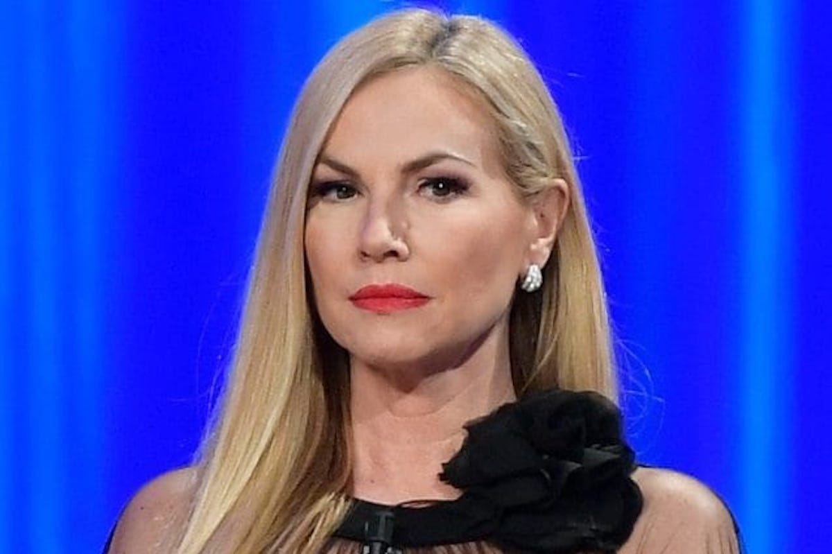 Milano – Paura per Federica Panicucci, viva per miracolo: colpita  da una tegola nelle ore di forte vento