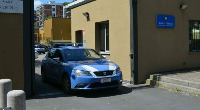 Milano, 16 rapine in zona Darsena – La Polizia arresta 5 giovani