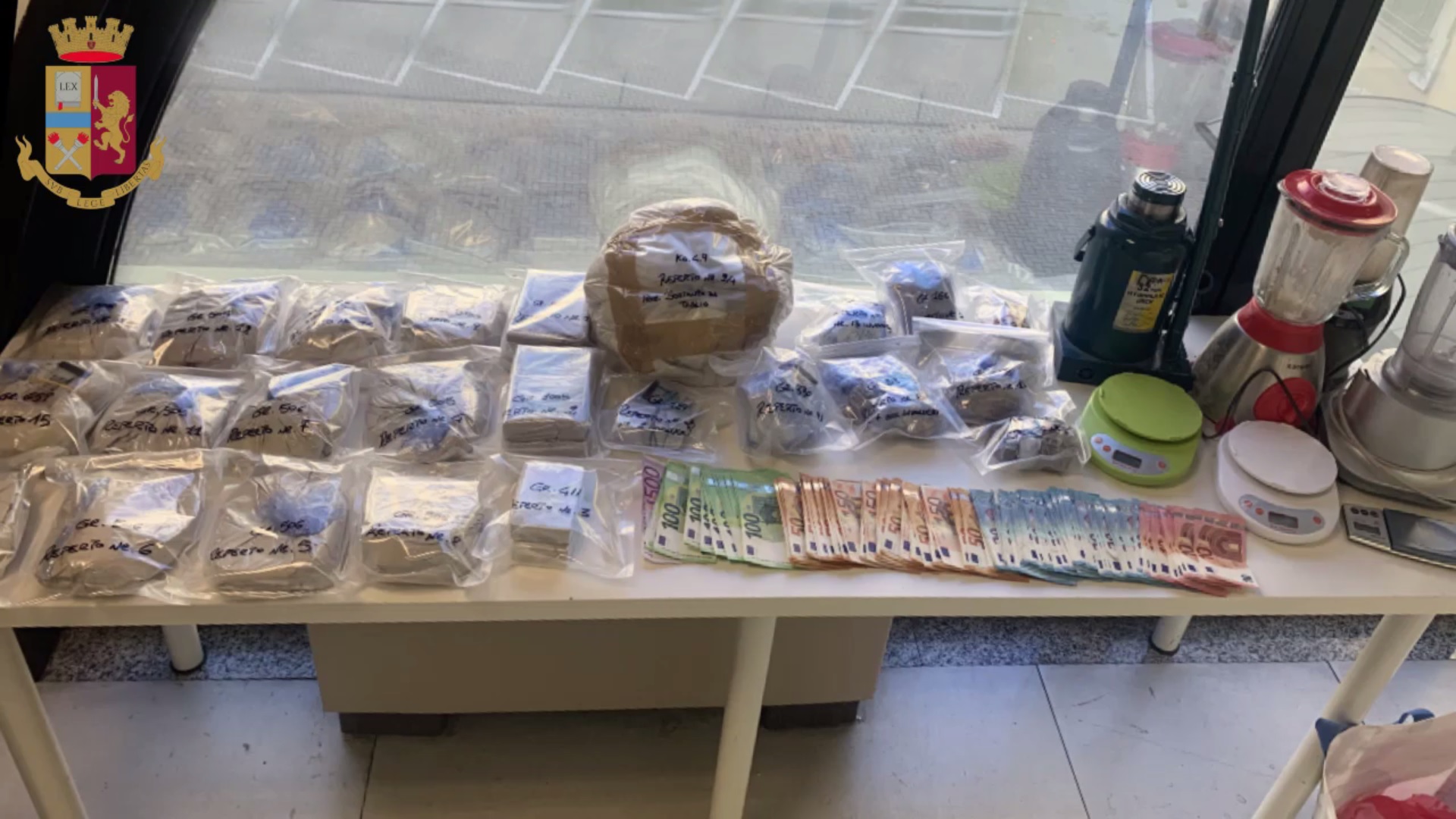 Milano – Associazione a delinquere per spaccio di droga: la Polizia arresta 20 persone