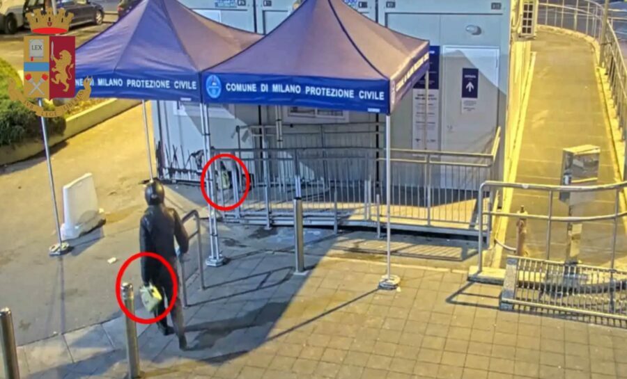 Milano – Attacco all’hub vaccinale, la Polizia perquisisce l’autore