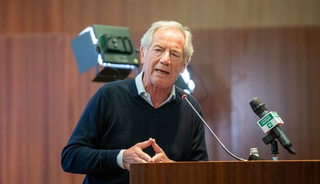 Milano – Bertolaso avverte: “Influenza ci preoccupa più del Coronavirus”. Oltre un milione i vaccinati lombardi