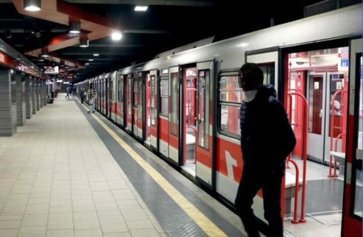 Milano: Urla Allah ed estrae coltello in metro. Arrestato dalla Polizia: era ricercato per terrorismo