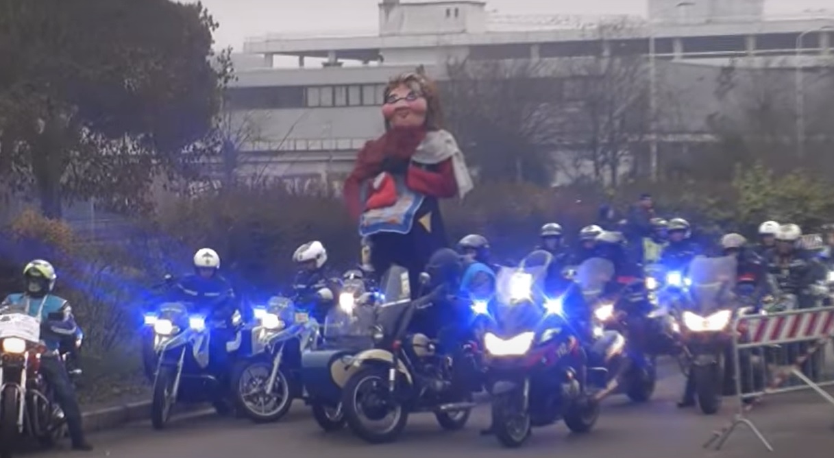 Milano – Grande successo per la ‘Befana in moto’: migliaia di doni ai bimbi ricoverati in ospedale. Il bellissimo evento