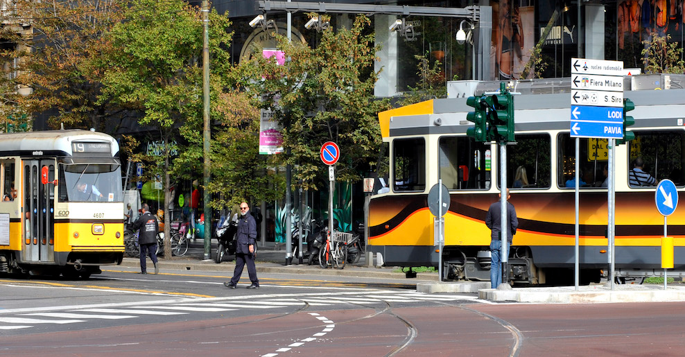 Milano – Più illuminazione, telecamere e semafori in strada. Al via un maxi piano da 53 milioni di euro