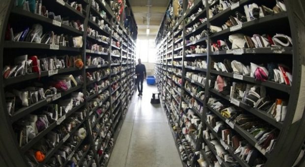 Milano è una città ‘distratta’ – In un anno ritrovati 31 mila oggetti smarriti (anche 24 fedi). Ecco dove trovarli