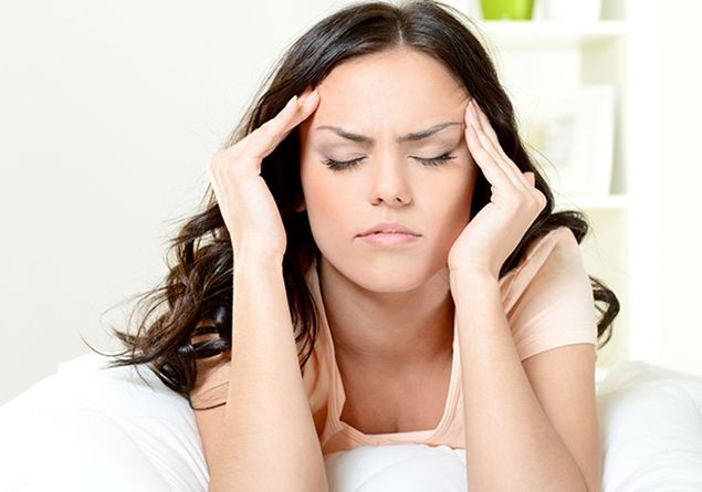 Emicrania – Scoperto il mix ‘perfetto’ che scatena attacchi nelle donne. Lo studio