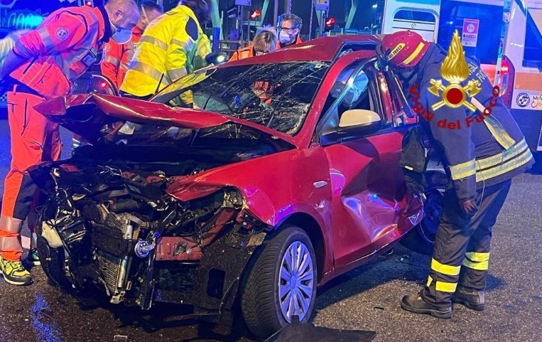 Donne travolte e uccise al casello: l’uomo che guidava a folle velocità era positivo a cannabis e benzodiazepine