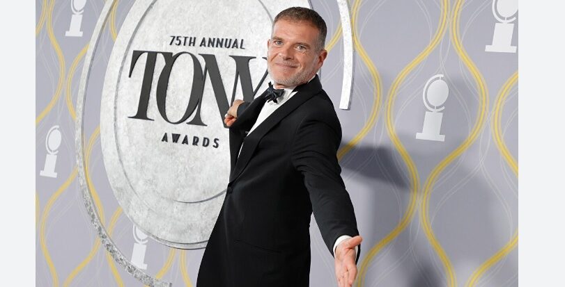Trionfo incredibile di Stefano Massini – Vince 5 premi su 8 ai ‘Tony Awards’ del teatro. Ma nessuno ne ha parlato