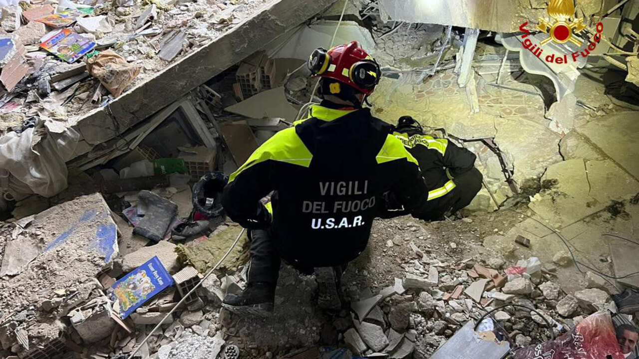 Milano vicina alla Turchia dopo il disastro – Team di vigili del fuoco e medici in soccorso della popolazione turca