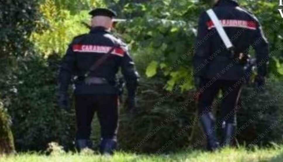 Omicidio in Lombardia – Ucciso in un parco pubblico, svolta nelle indagini: c’era sangue sui vestiti del fermato