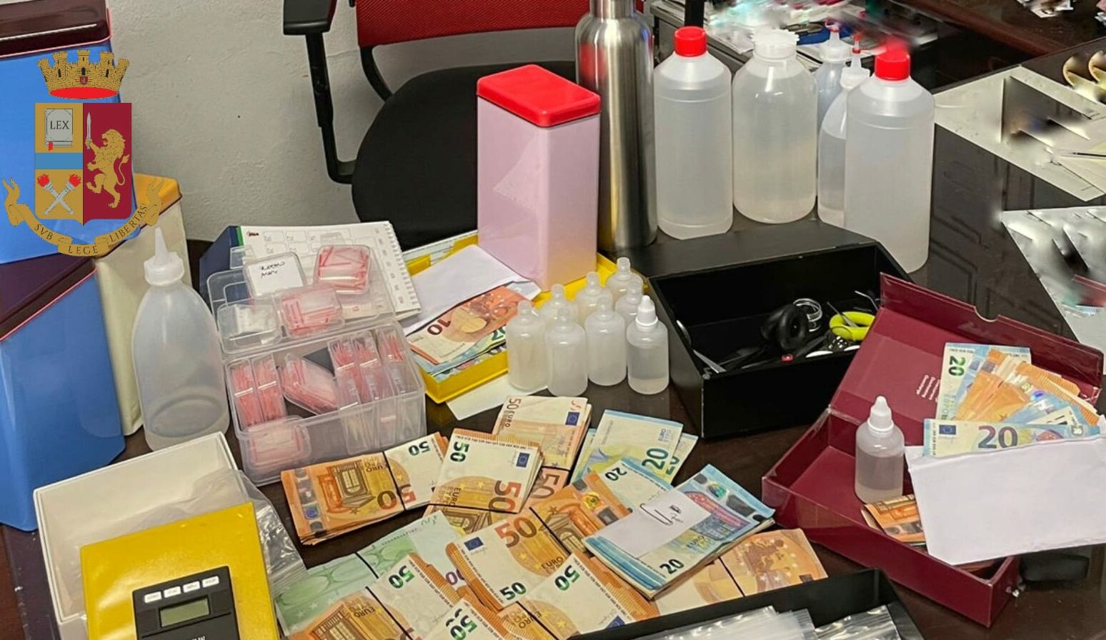 Droga a Milano – Nascondeva 6 litri di GBL con shaboo ed ecstasy: arrestato milanese di 41 anni