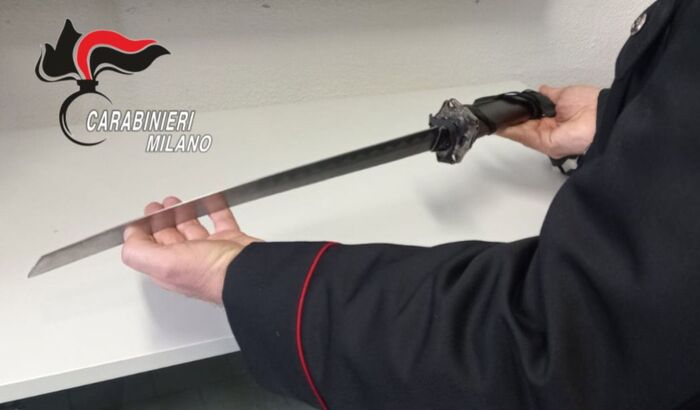 Milano – Ancora folle aggressione davanti alla Stazione Centrale: brandisce katana contro il rivale. Denunciato
