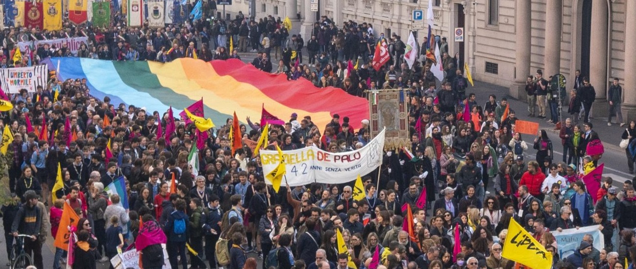 A Milano sfilano in 70 mila contro la mafia: “Batterla è possibile”
