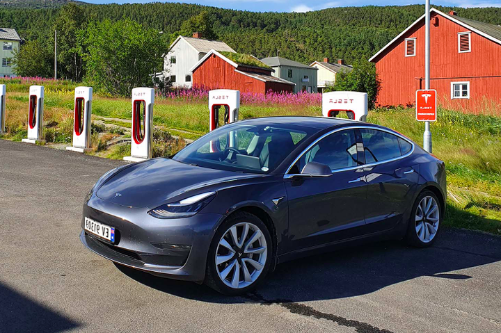 La Norvegia vuole eliminare l’uso delle auto private, che siano termiche o elettriche. Il piano