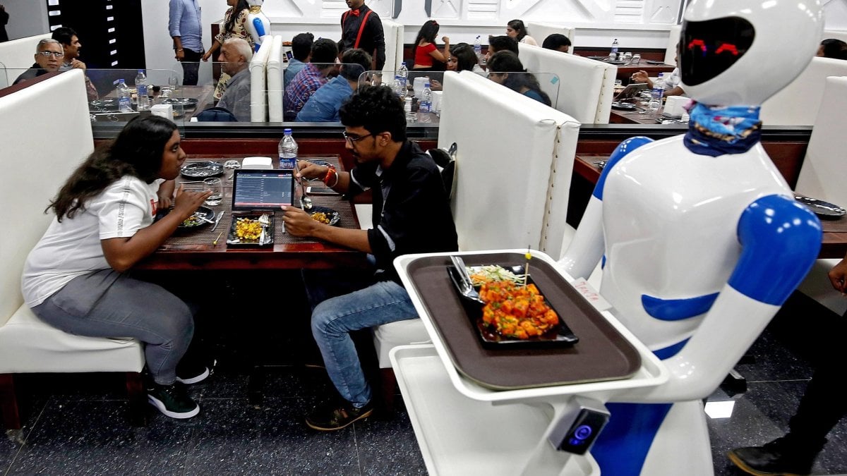 Lavori che spariranno – Ecco 10 professioni che non hanno un futuro (dove l’uomo sarà sostituito da macchine)