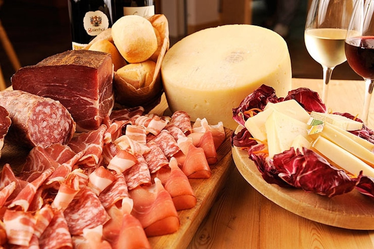 La Lombardia promuove i suoi salumi e formaggi ( e non solo)   2 milioni di euro a Consorzi Igp e Dop per promozione prodotti.  Il progetto