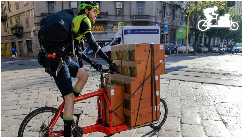 A Milano parte la sperimentazione urbana: con le cargo-bike consegne più economiche, veloci e a bassisime emissioni