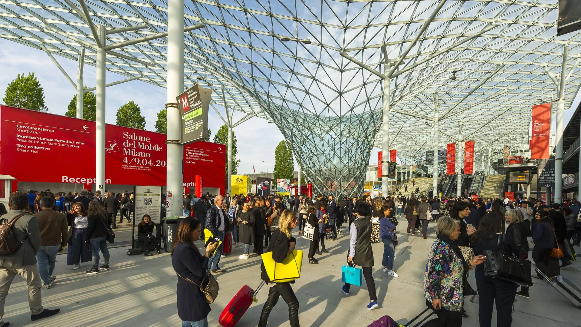 Milano – Al via il Salone del Mobile: un grande evento con 2000 espositori da 37 paesi