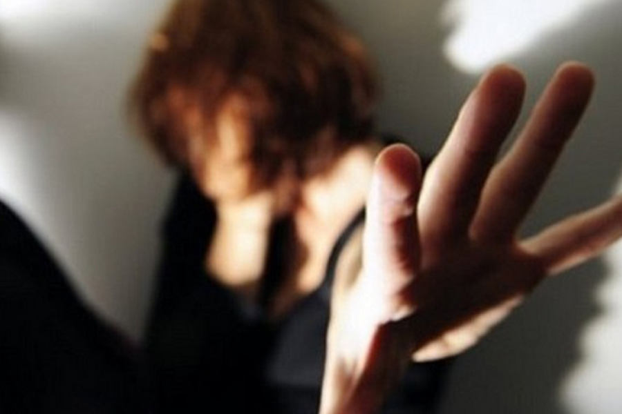 Milano – Violenta la ex compagna malata di tumore e la minaccia di ostacolarle le cure. Arrestato