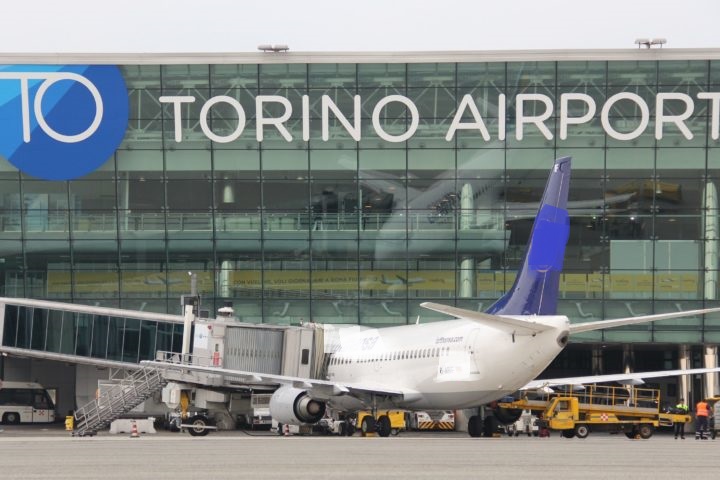 Aerei, oggi scioperi in Italia – Disagi e cancellazioni INFO