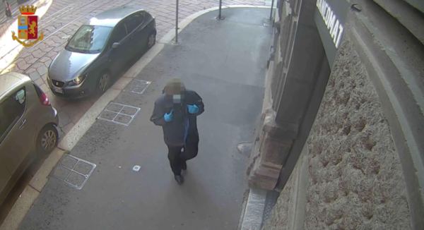 Milano, violenta aggressione – Sequestravano clienti e dipendenti di banche per rapinarle: arrestate 5 persone