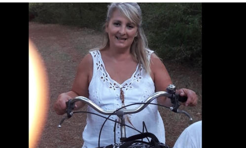 Milano – Ciclista uccisa in strada, esplode la rabbia in Piazza Loreto: “Comune colpevole delle morti”