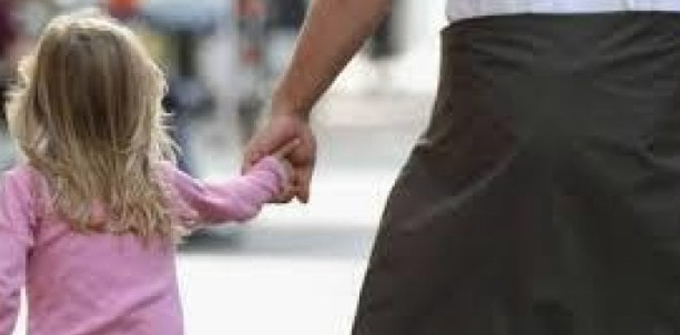 Paura a Milano – Tenta di rapire una bambina al parco. La babysitter lo mette in fuga