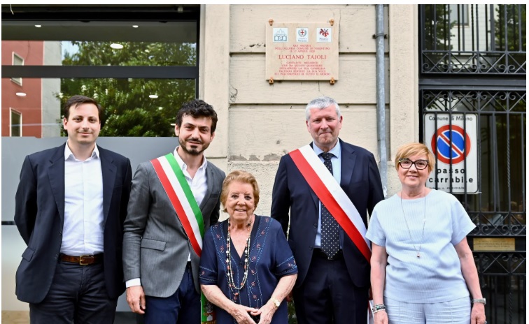 Milano – Una targa per un grande Milanese: l’omaggio a Luciano Tajoli
