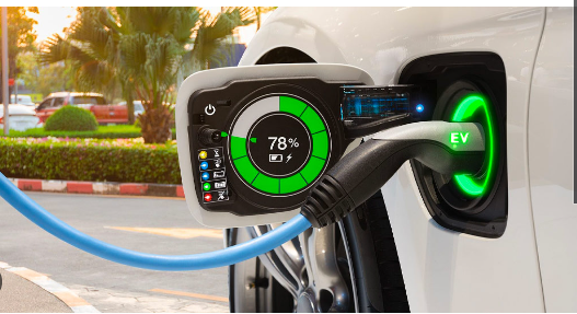 Da Toyota una svolta epocale: “Ecco le nuove batterie per le auto elettriche: si ricaricheranno in 10 minuti”