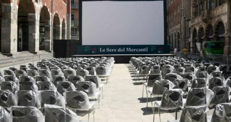 Milano – Da stasera ‘Cinema sotto le stelle in piazza Mercati’: ogni giorno un film diverso – Un’arena da 250 posti”