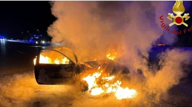 Milano – Dramma in strada: Suv si ribalta e prende fuoco, muore ragazzo di 22 anni