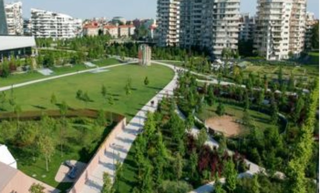 A Milano riaprono parchi e aree verdi dopo la strage di alberi INFO