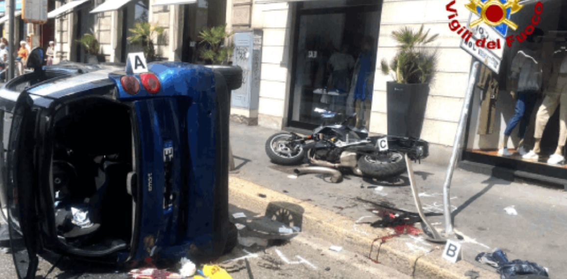 A Milano un altro tremendo incidente: auto contro moto e contro bici. Un’altra ciclista gravissima