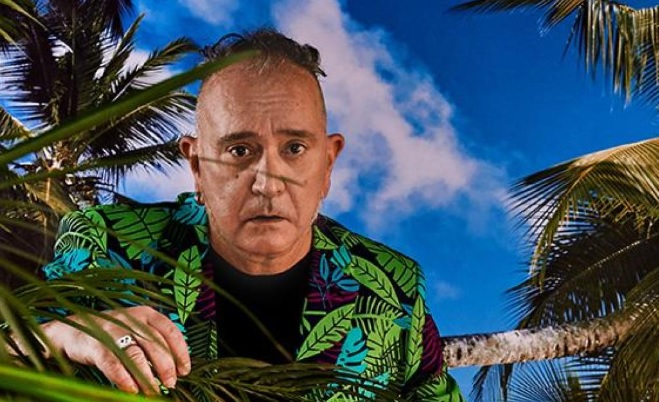 La nuova vita di Johnson dei Righeira: dai dischi ai filari dell’Erbaluce. Ora è produttore di vino:  “Vamos alla vigna”