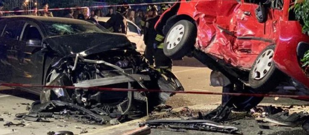 A Milano un altro tremendo incidente – Schianto fra 2 auto, muore ragazza di 20 anni