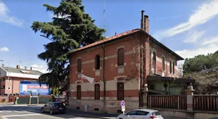 Milano – Il caso: Villa storica in demolizione alla Maggiolina. Nascerà una palazzina. Sgarbi: “E’ un crimine folle, siete dei barbari”