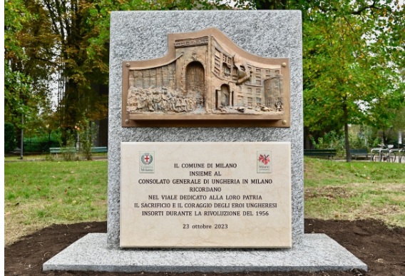 Milano è memoria. Scoperto il cippo dedicato agli eroi del 1956