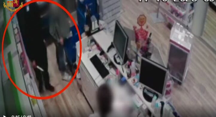 Milano: rapina farmacie in sella ad una mountain bike: arrestato