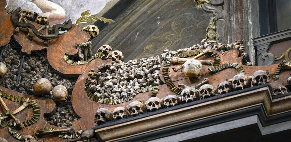 I luoghi paurosi e ‘maledetti’ di Milano. Ecco l’itinerario da paura in città: 10 percorsi, fra fantasmi diavoli e streghe