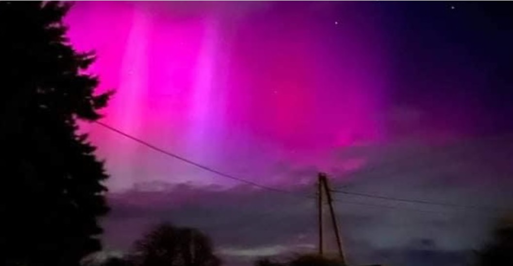 Milano: lo strano fenomeno – Rarissima (e potentissima) Aurora boreale, vista anche nel Milanese. Ecco perché