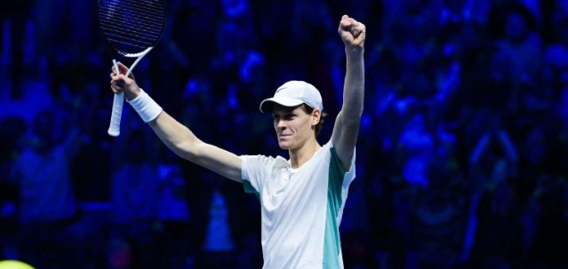 Sinner vola alle Atp Finals: battuto Medvedev, il sogno continua. L’Azzurro è in finale