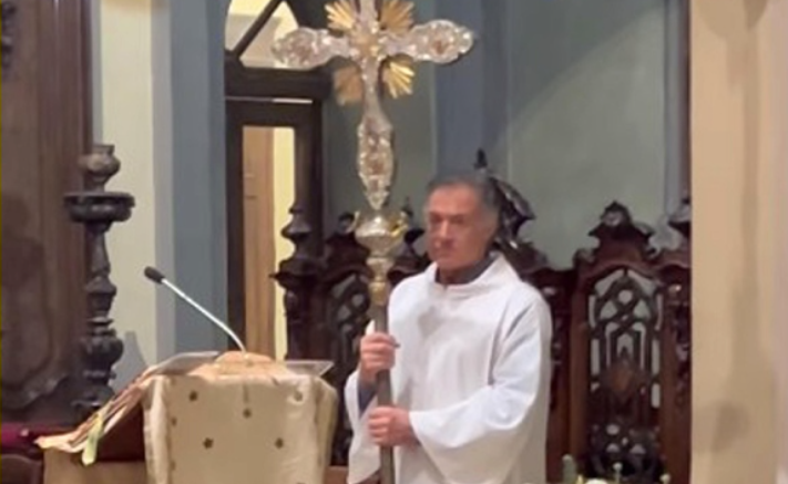 Sorpresa a Milano: il chierichetto a Natale è un ex campione di Formula 1: “E’ stata un’esperienza bellissima”