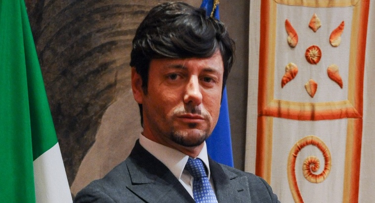 Milano: Giambruno non si arrende: è pronto a fare causa a Mediaset “Mi hanno fatto fare una figura di m….. planetaria”