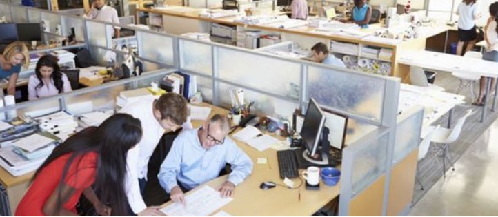 Pubblica Amministrazione – Addio al posto fisso e al dipendente “alla Checco Zalone”. Anche il sindacato lancia l’allarme