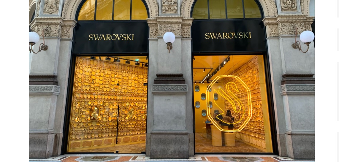 Milano – Chiude Swarovski in Galleria. E ora il negozio va all’asta. Ecco il prezzo