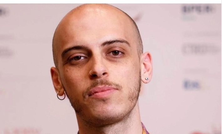 “A Milano la qualità della vita è crollata” – Lo sfogo del noto scrittore, aggredito in città