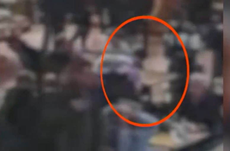 Milano: ladro usa il trucco della sedia avvicinata alla giacca. Ecco come si ruba al centro commerciale