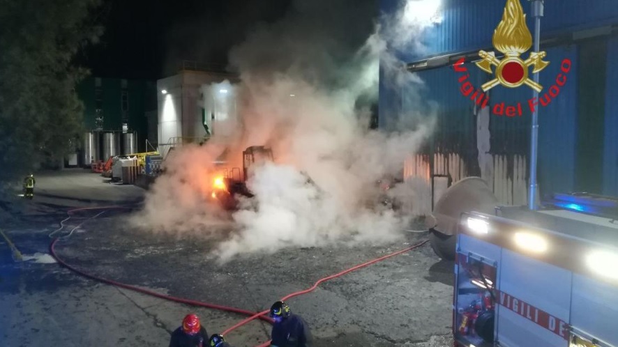 Lombardia: terribile dramma sul lavoro. Operaio muore carbonizzato in una nota azienda. Aveva 51 anni