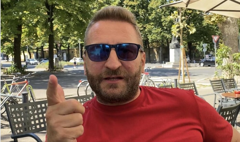 Milano: è morto il noto youtuber Loris Sabatucci. Si è schiantato in aereo