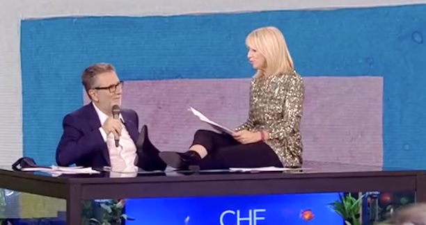 Luciana Littizzetto, lettera aperta al sindaco Sala: “Ridacci la salute: per respirare aria pulita devi accenderti una sigaretta”